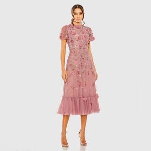 MAC DUGGAL
Pink Embellished High Neck Flutter Sleeve A Line
Dress Size 12